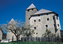Museum Ladin Ciastel de Tor - Museum für Geschichte und Kultur der Ladiner in den Dolomiten